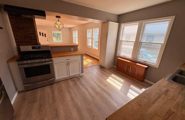 2424 5th Street Northeast - Lower Gallery 4