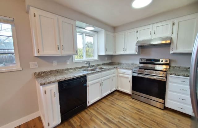 4575 Sparrow Ct NE - 4575 Sparrow Court Northeast, Salem, OR 97301