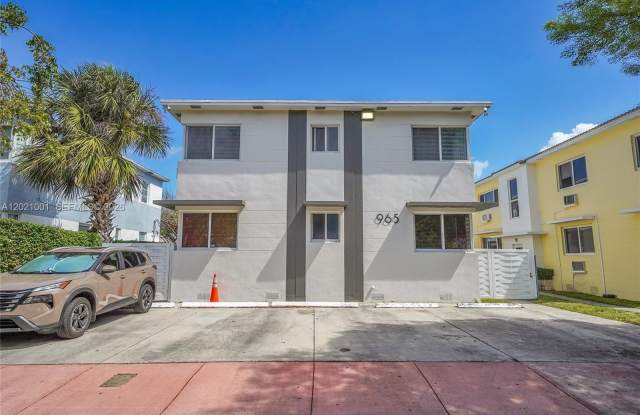 965 Bay Dr photos photos