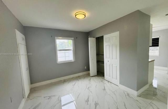 11001 SW 56th St photos photos