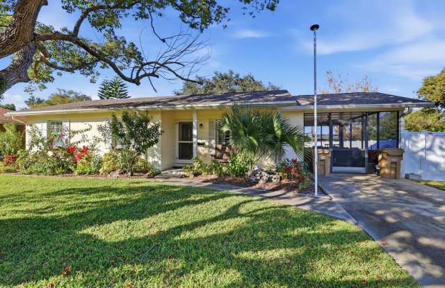 Charming 3 Bedroom Home in Mount Dora – Available Now! photos photos