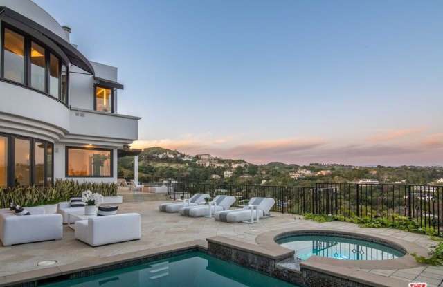 930 N Tigertail Rd photos photos
