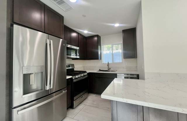 AVAILABLE NOW !! 2 Bedroom 1 Bath Home in Cathedral City!! MOVE IN SPECIAL! HALF OFF ONE MONTH’S RENT!! photos photos