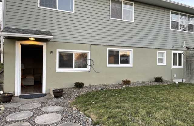 1420 Cedar Avenue - 1420 Cedar Avenue, Lewiston, ID 83501