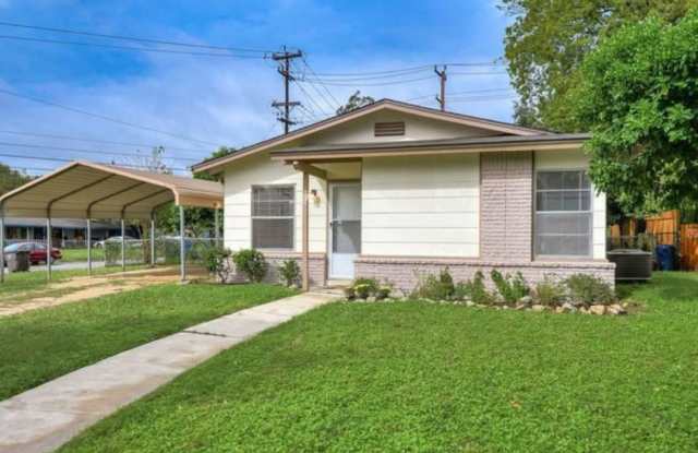 707 Sprucewood Lane photos photos