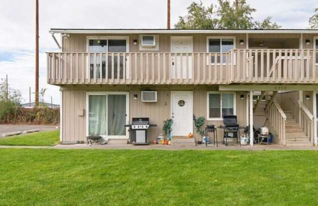 6208 W. Albany Ct. Gallery 1