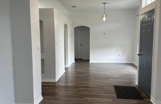 3127 Lowry Boulevard SE Gallery 3