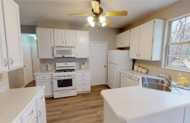 10944 Echo Trail Gallery 4