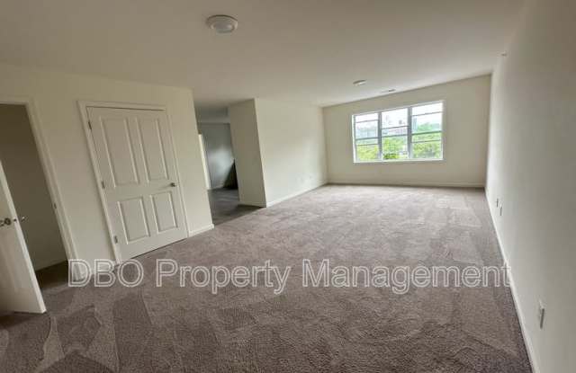 1047 Broadway - 9 photos photos