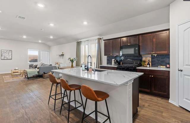 Charming 4BR House in San Marcos Gallery 4