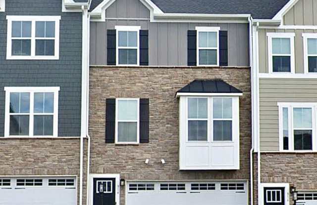 Canonsburg - 3 Bedroom 2.5 Bathroom Townhome For Rent - 314 Scenic Drive, Washington County, PA 15317