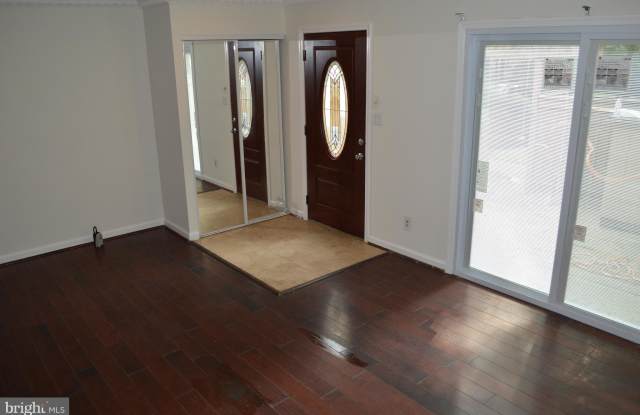 9808 BROOKRIDGE COURT Gallery 3