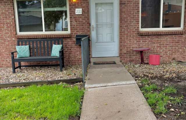 Beautifully Updated 2-Bedroom Townhome in Denver, CO!! photos photos