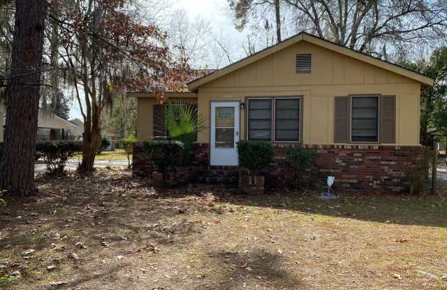 1402 Lake Park Road Gallery 2