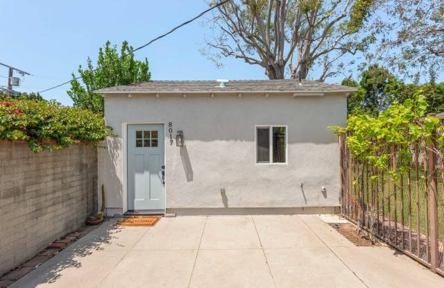 8017 Airlane Avenue photos photos