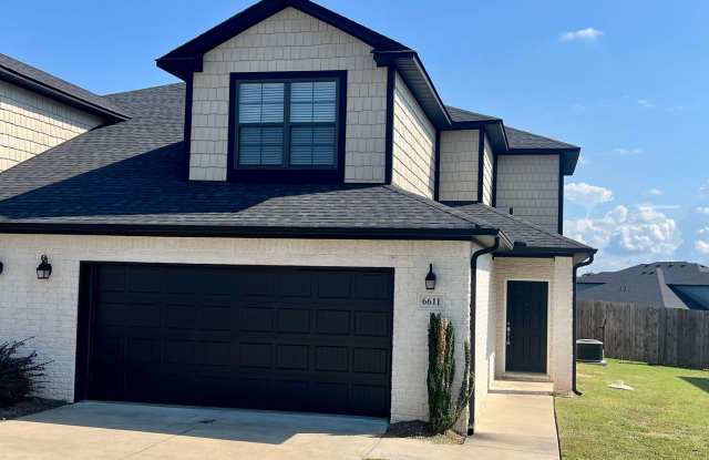 Beautiful 3 Bedroom/2 Bathroom Townhome in Chaffee Crossing **First Full Month's Rent FREE** photos photos