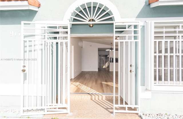 9173 NW 120th Ter Gallery 2