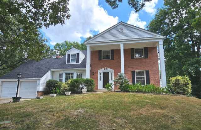 8251 CARRLEIGH PARKWAY - 8251 Carrleigh Parkway, West Springfield, VA 22152