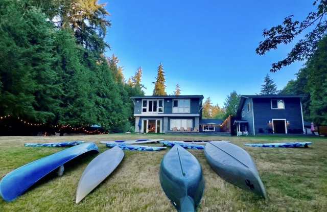 7075 Northeast Bay Hill Road Gallery 2