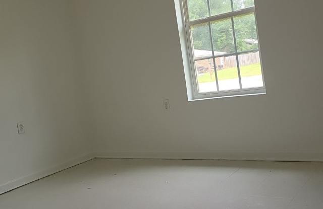 114 Greene Lane Gallery 2