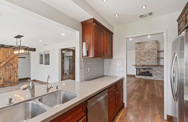 Refined Penasquitos Townhome with Panoramic Backyard Views  Modern Upgrades! - 14787 Caminito Orense Oeste, San Diego, CA 92129