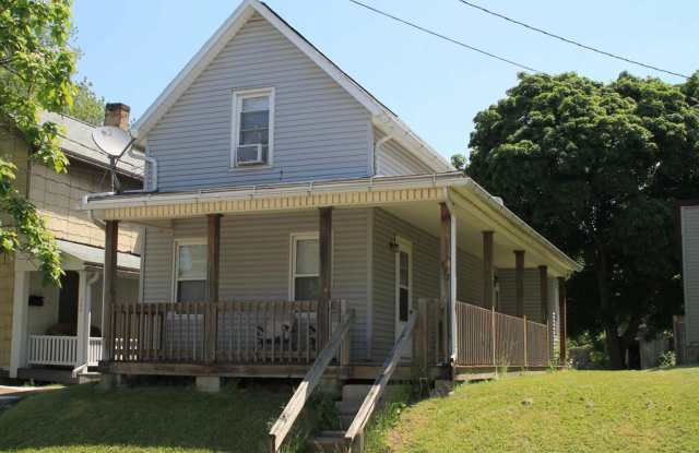 Small single family with 1st floor laundry - 352 Newman Street, Mansfield, OH 44902