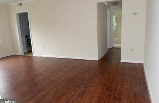 1801 QUEENS LANE Gallery 3