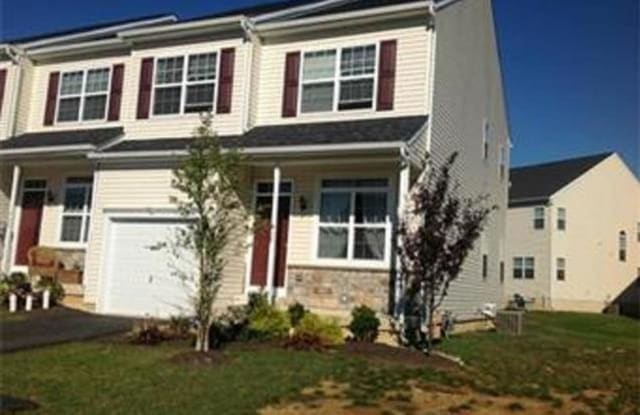 938 King Way - 938 King Way, Breinigsville, PA 18031
