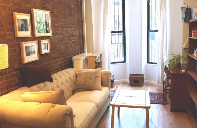 501 12th Street Gallery 4