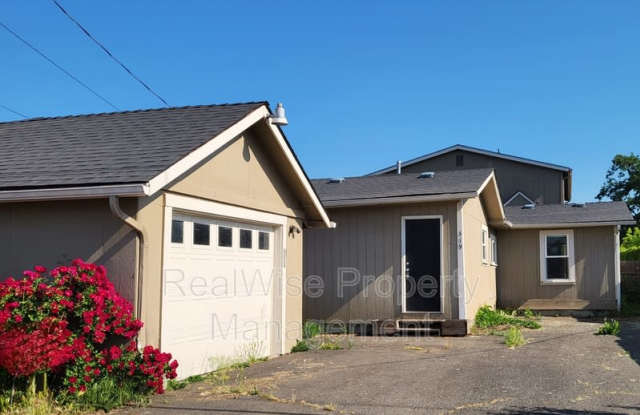 319 Haven Street - 319 Haven Street, Medford, OR 97501