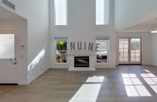 COMING SOON: Beautiful 3BD 3.5BA Townhome in Newport Heights photos photos