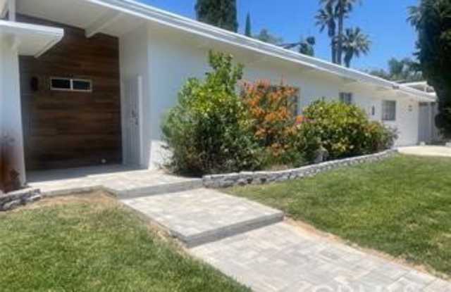 7915 Bothwell Road photos photos