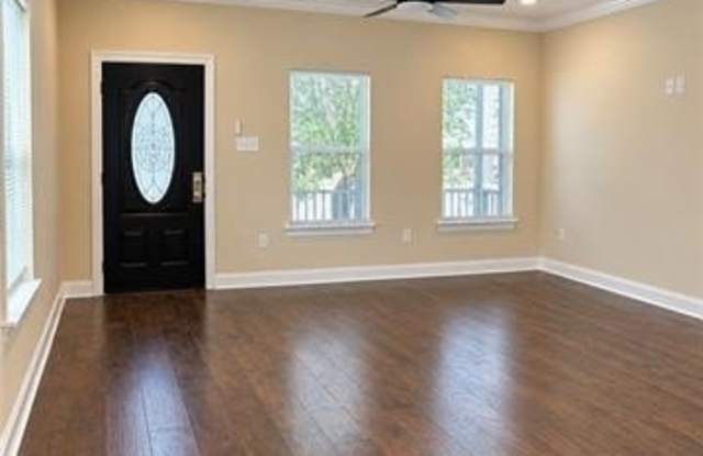 2429 ALMONASTER Avenue Gallery 2