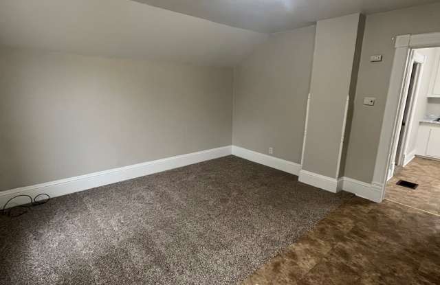 529 Otter Ave - 2 photos photos