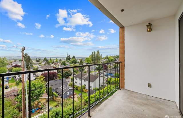 3425 Colby Avenue, Gallery 4