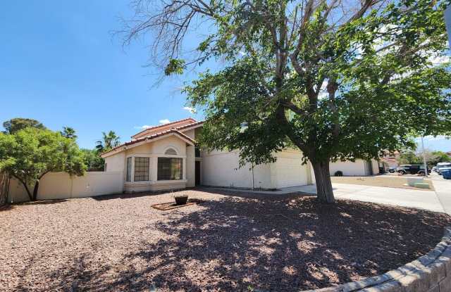 Gorgeous 4 Bedroom corner lot home Gallery 4