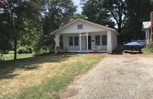 Remodeled 2BR convenient to UNCG-Lawn Service Included! photos photos