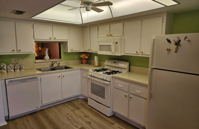 345 24th ST NW Apt 21 - 345 24th Street Northwest, Winter Haven, FL 33880