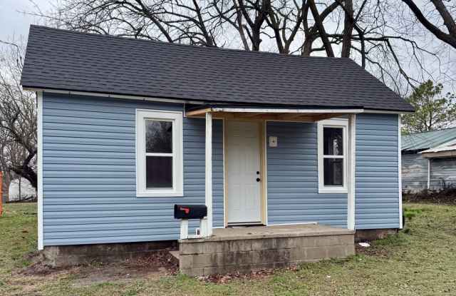 Available now! – 2 Bed / 1 Bath Home in Nevada, MO photos photos