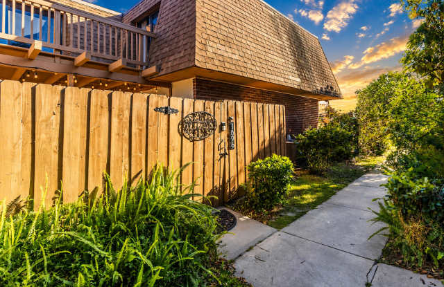 Spacious & Beautifully Updated Townhome in a Prime Location! photos photos