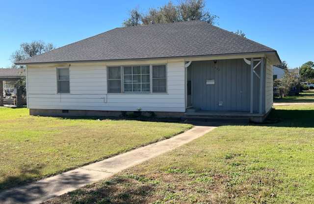 Welcome home! - 2502 Everitt Drive, Enid, OK 73703