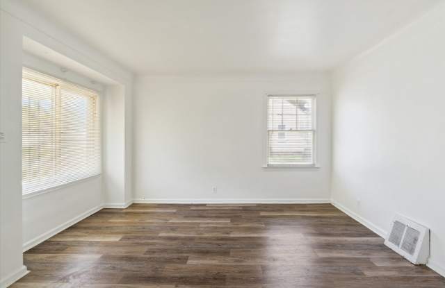 Remodeled 4B 1B Home $1,275 Gallery 4