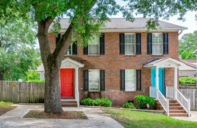 Quiet Neighborhood in a Conveniently Located Spot photos photos
