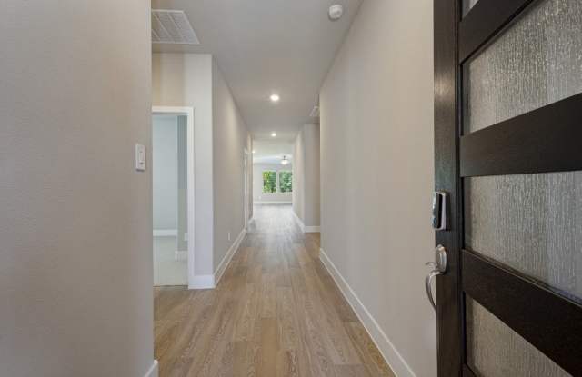 6210 Chickney Gallery 3