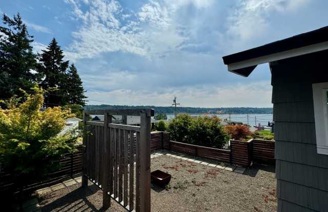 Gorgeous Manette view home now available - 1015 Vandalia Avenue, Bremerton, WA 98310