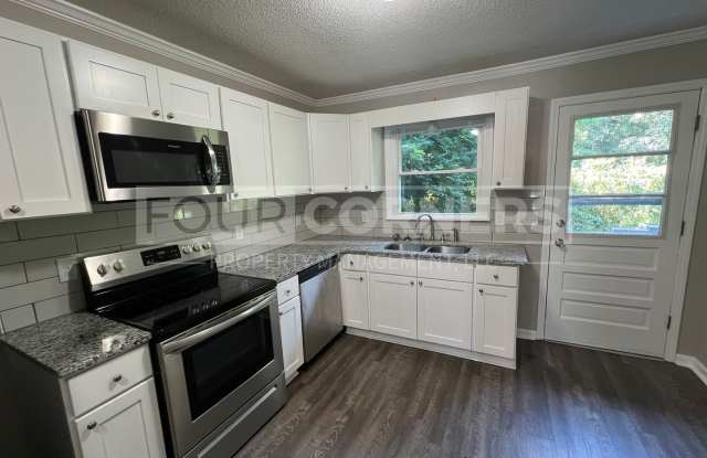 Lovely 2 Bedroom 1 Bath Apartment Gallery 3