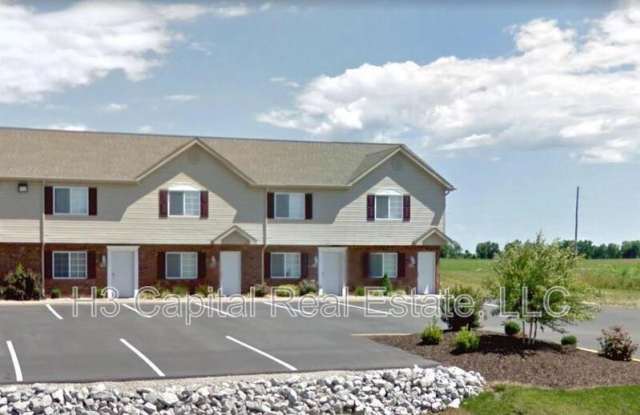 110 Northtowne St - 110 Northtowne Street, Lebanon, IL 62254