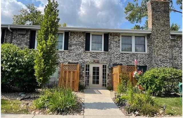 4560 Cedar Lake Road S photos photos