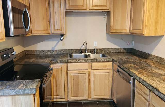 4 Bed | 2 Bath House in the lower Rattlesnake photos photos