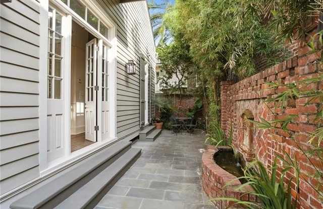 1025 ORLEANS Avenue Gallery 4